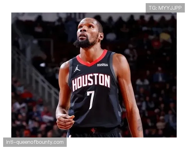 残阵绿军114-92大胜火箭，团队防守压制杜兰特复出